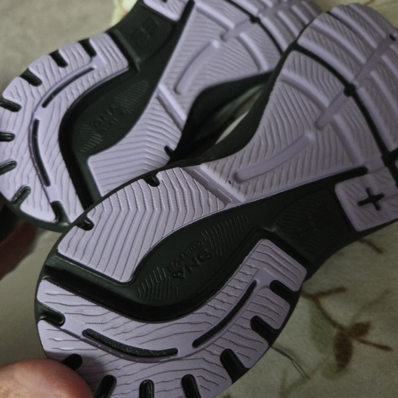 Brooks Women's Adrenaline GTS 23 Shoes Black, Grey, and Purple in Size 10.5 Arch - Picture 9 of 15